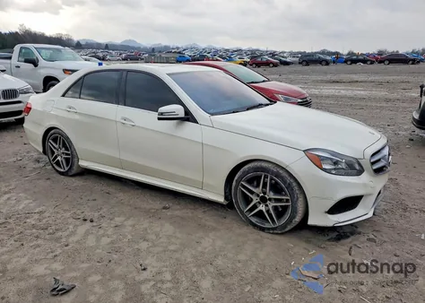 2014 Mercedes-Benz E 350 z USA, uszkodzony, nr VIN WDDHF5KB4EB034506